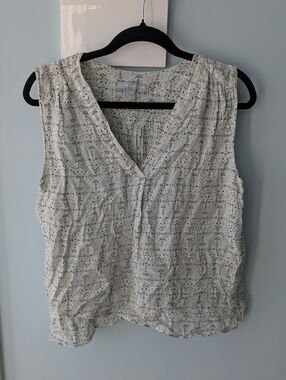 Lightweight Printed V-Neck Sleeveless Top - White/Gray